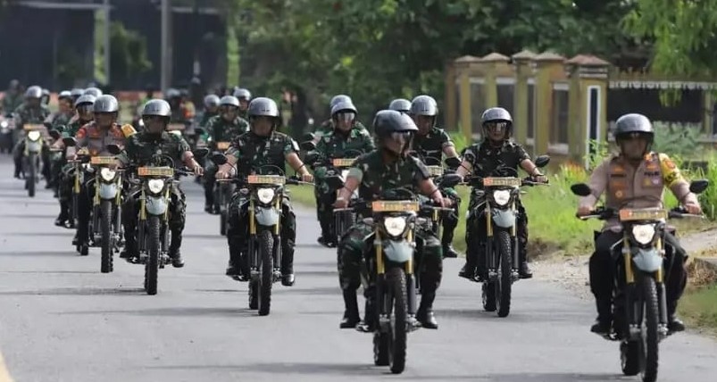 Patroli trail ratusan TNI-Polri di Wilayah Kota Lhokseumawe dan Aceh Utara, Sabtu (17/2)