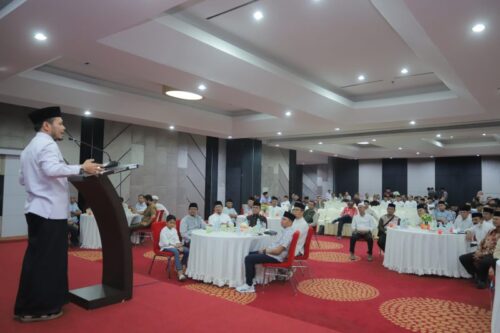 Plh Sekda Aceh Azwardi Abdullah menghadiri silaturrahmi dan buka puasa bersama alumni Pamong Praja Aceh, di Aula Pustaka Wilayah, Sabtu (16/3)