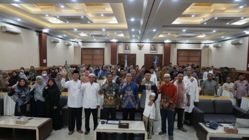 Peserta Workshop Peran Da'i dalam Menegakkan syariat Islam di Bidang Ekonomi yang dilaksanakan PW Ikadi Aceh bekerja sama dengan BSI Regional Aceh di Diana Convention Hall, Banda Aceh, Jum'at (15/3)