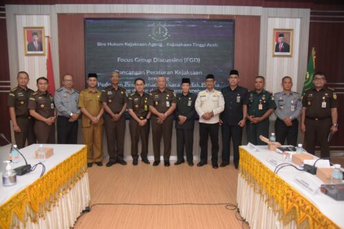 Kejati Aceh yang diprakasai Biro Hukum Jaksa Agung Muda Pembinaan bekerja sama dengan AIPJ menggelar FGD terkait Rancangan Peraturan Kejaksaan tentang Pedoman Penanganan Perkara Tindak Pidana yang diatur dalam Qanun Jinayat