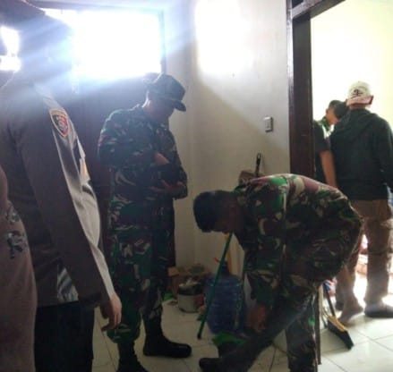 Oknum TNI yang berdinas di Rindam IM Mata Ie, Aceh Besar, diamankan oleh aparat gabungan TNI – Polri karena telah melakukan tindak pidana penganiayaan berat yakni penikaman dua warga Aceh Jaya