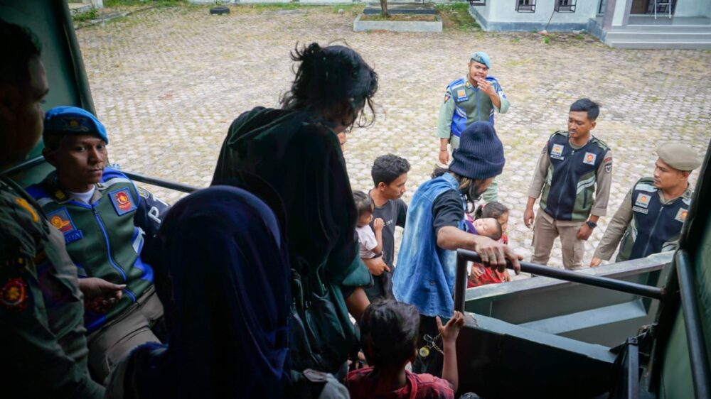 Foto penertiban gelandangan dan pengemis (gepeng) di kawasan Simpang Lima Banda Aceh pada Sabtu (22/6/2024). Foto: Istimewa