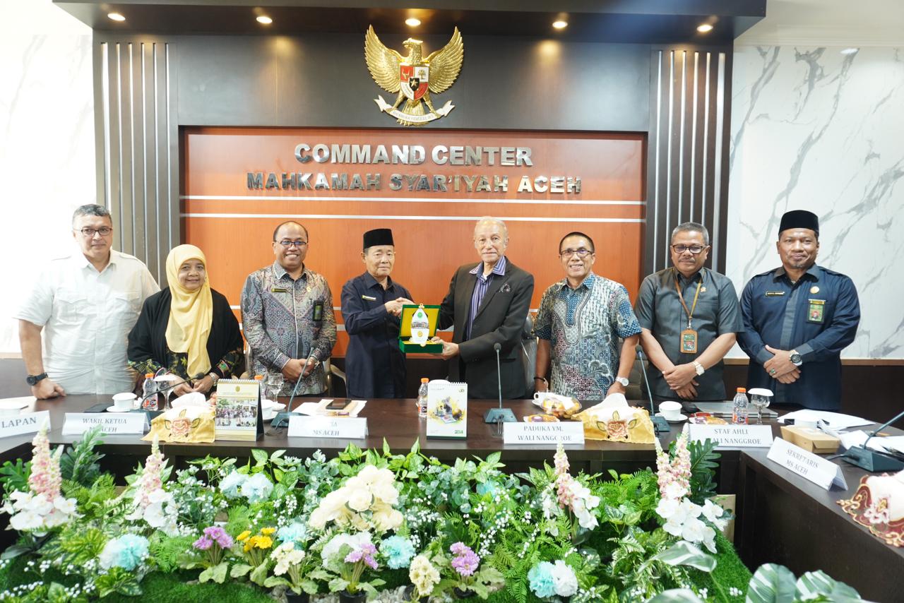 Wali Nanggroe Aceh Malik Mahmud Al Haytar, melakukan kunjungan silaturahmi ke Mahkamah Syar'iyah Provinsi Aceh pada Rabu, 5 Juni 2024. (Foto: For Infoaceh.net)