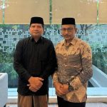 Anggota DPD RI asal Aceh H Sudirman atau Haji Uma (kanan) bersama Ketua MPU Aceh Tgk Faisal Ali. Foto: Dok. Info Aceh