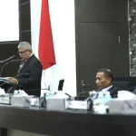 Pj Gubernur Aceh Bustami Hamzah menyampaikan Jawaban/Tanggapan Gubernur Aceh terhadap Pendapat Badan Anggaran DPRA, Senin, 15 Juli 2024. Foto: Istimewa