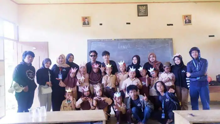 Adlin Minosra, salah satu mahasiswa Prodi Kesos Fakultas Dakwah dan Komunikasi UIN Ar-Raniry, melaksanakan PKM selama 3 hari di Desa Erelembang, Kabupaten Gowa, Sulawesi Selatan. (Foto: For Infoaceh.net)