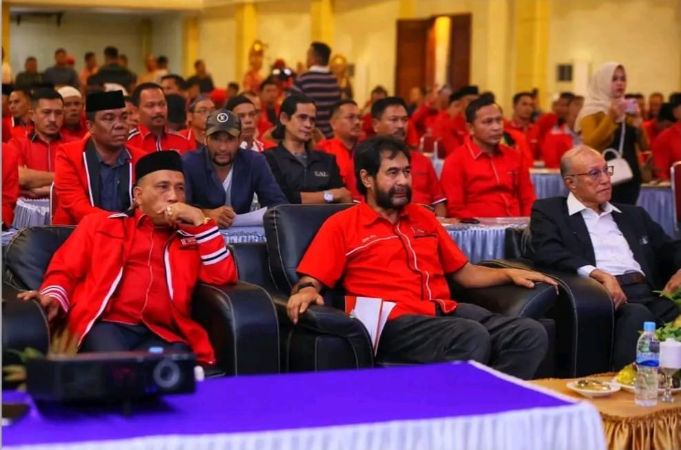 DPP Partai Aceh mengumumkan 15 calon bupati/wakil bupati dan calon wali kota/wakil wali kota yang akan diusung pada Pilkada 2024. Foto: Istimewa