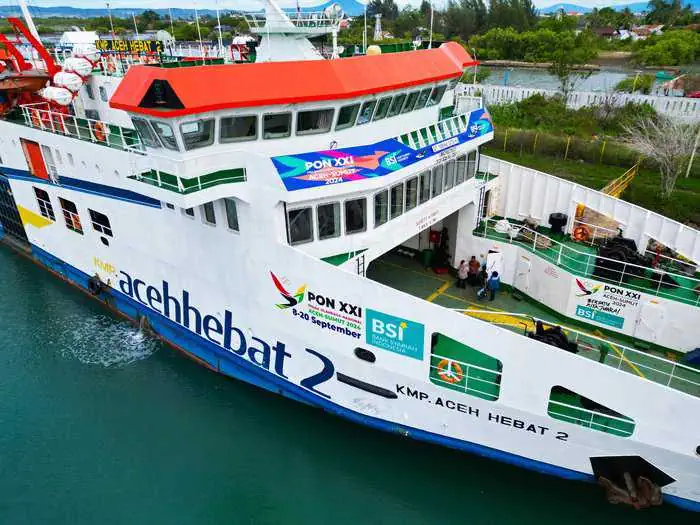 Sinergi BUMN, BSI dan ASDP mempromosikan PON XXI/2024 di atas Kapal Aceh Hebat. (Foto: For Infoaceh.net)