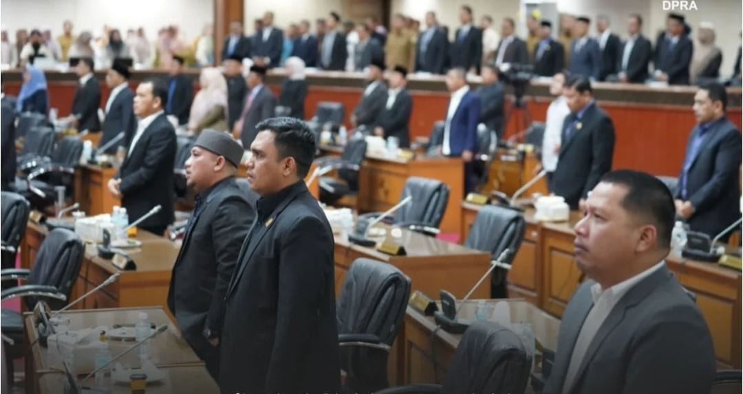 DPRA resmi membentuk 7 fraksi, Senin (4/11). Sedangkan lima anggota DPRA dari PAN bergabung dengan Fraksi Partai Golkar. (Foto: Dok. Humas DPRA)