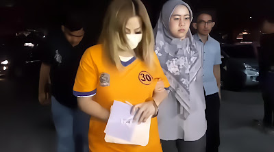 Direktur CV Sentosa Seal, Jan Hwa Diana, resmi ditetapkan sebagai tersangka kasus penggelapan ijazah milik mantan karyawannya. Penetapan ini dilakukan oleh Polda Jawa Timur pada Kamis (22/5/2025)