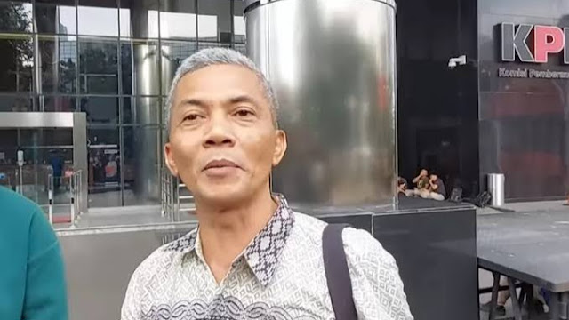Iskandar Sitorus, Sekretaris Pendiri IAW