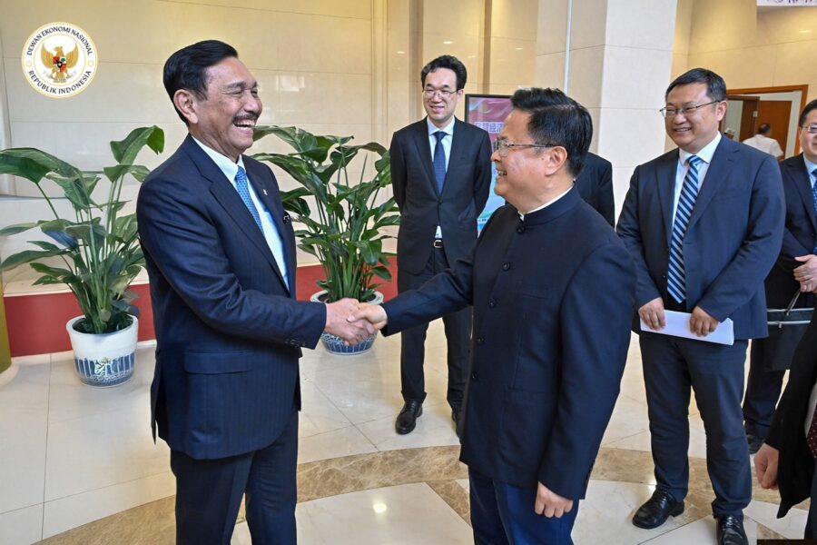 Ketua Dewan Ekonomi Nasional (DEN) Luhut Binsar Pandjaitan membahas isu perang tarif antara Amerika Serikat (AS) dan China saat bertemu sejumlah pejabat tinggi di Beijing, Rabu (22/5).