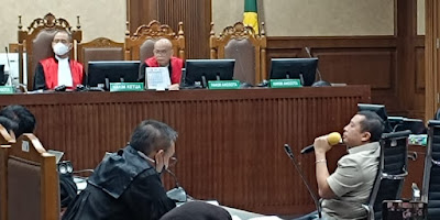 Saeful pun mengakui bahwa dirinya merasa tersudutkan ketika disebut hanya mencatut nama Hasto.