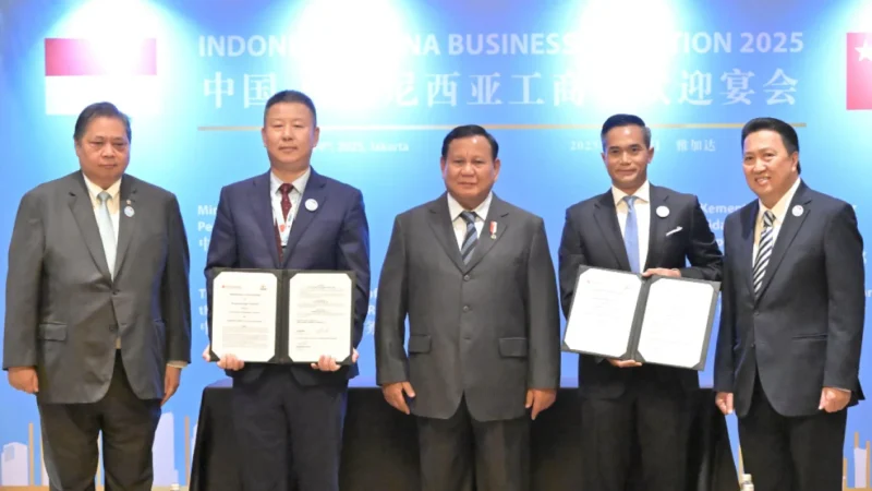 Kadin Indonesia dan Kamar Dagang China teken MoU di Indonesia-China Business Reception 2025 di Hotel Shangri-La, Jakarta. DOk. Kadin