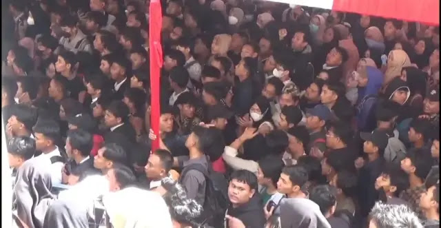Job Fair Bekasi Membludak, Hensat Sentil Gubernur Jabar: "Lagi Jalan-Jalan, Sibuk Bikin Konten"
