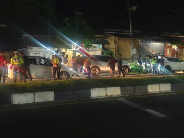 Aparat kepolisian menggelar razia gabungan di perbatasan Aceh Besar – Banda Aceh, Sabtu (31/5/2025) dini hari
