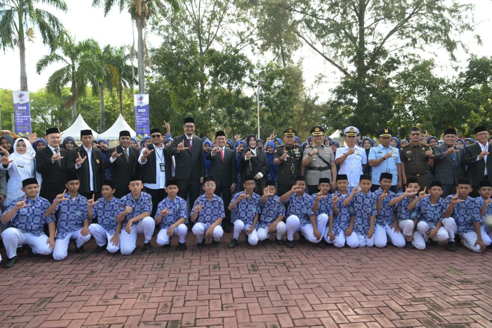 Inovasi karya siswa sekolah menengah Aceh dipamerkan di momen peringatan Hardiknas 2025 di Kantor Gubernur Aceh, Jum’at (2/5)