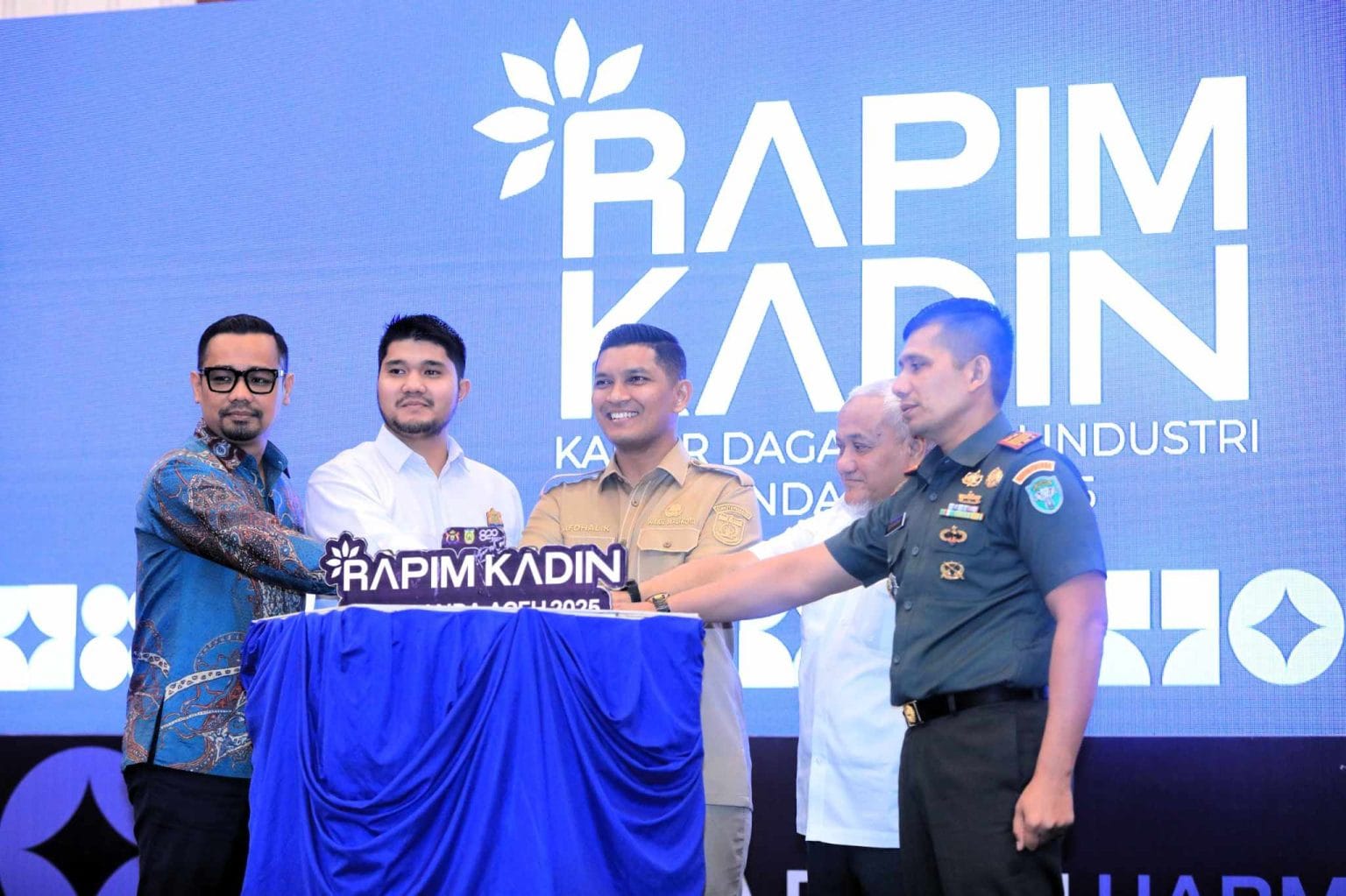 Wakip wali kota Banda Aceh Afdhal Khalilullah saat membuka Rapat Pimpinan (Rapim) Kadin Banda Aceh di Ballroom Hermes Palace Hotel, Senin, 5 Mei 2025