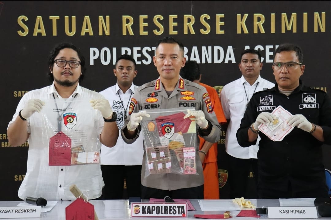 Kapolresta Banda Aceh Kombes Pol Joko Heri Purwono, saat konferensi pers, di Mapolresta, Rabu (14/5/2025).
