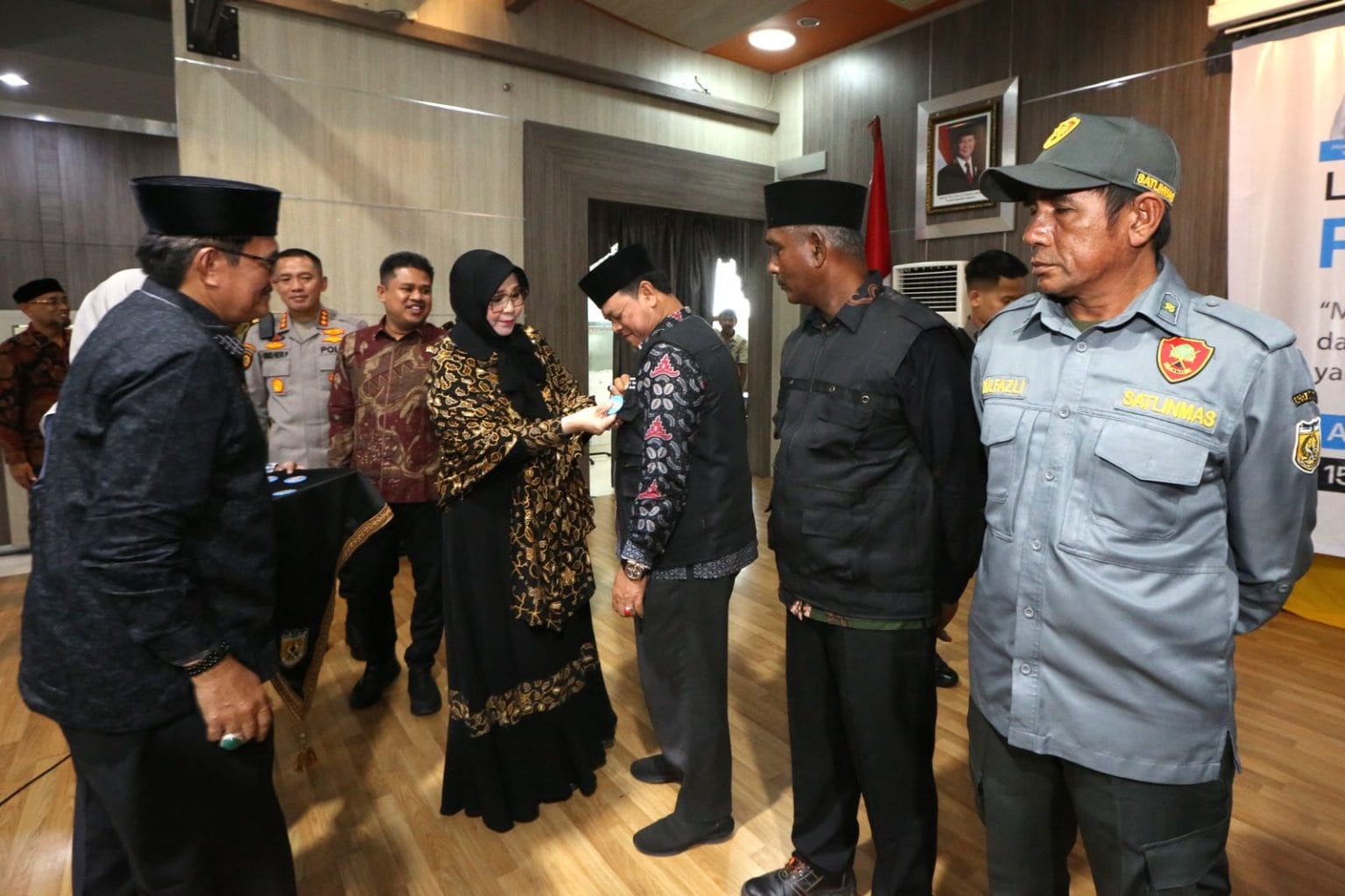 Wali Kota Banda Aceh Illiza Sa’aduddin Djamal meluncurkan Pageu Gampong di aula balai kota, Kamis (15/5)