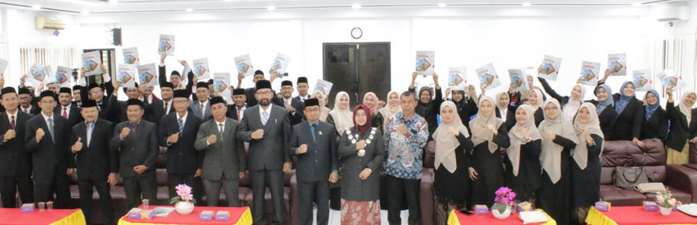 Pascasarjana UIN Ar-Raniry mengukuhkan 27 lulusan baru dalam Yudisium Gelombang II Semester Genap Tahun Akademik 2024/2025 Sabtu (17/5)
