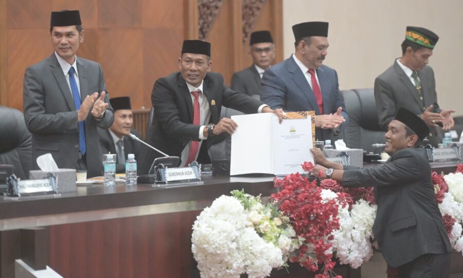 DPRA dalam Rapat Paripurna Rabu (21/5) menetapkan draf Rancangan Perubahan Undang-Undang Nomor 11 Tahun 2006 tentang Pemerintahan Aceh (UUPA)