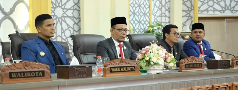 Rapat Paripurna DPRK Banda Aceh menetapkan hasil uji kelayakan dan kepatutan (Fit & Proper Test) Anggota Baitul Mal Kota Banda Aceh, Rabu (21/5). (Dok. Humas DPRK Banda Aceh)