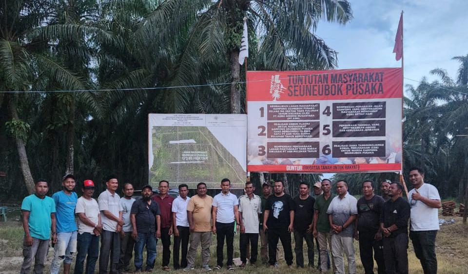 Sekretaris Komisi III DPRA Hadi Surya menemui warga Gampong Seuneubok Pusaka, Kecamatan Trumon Timur, Aceh Selatan, Jum'at (30/5). (Foto: For Infoaceh.net)