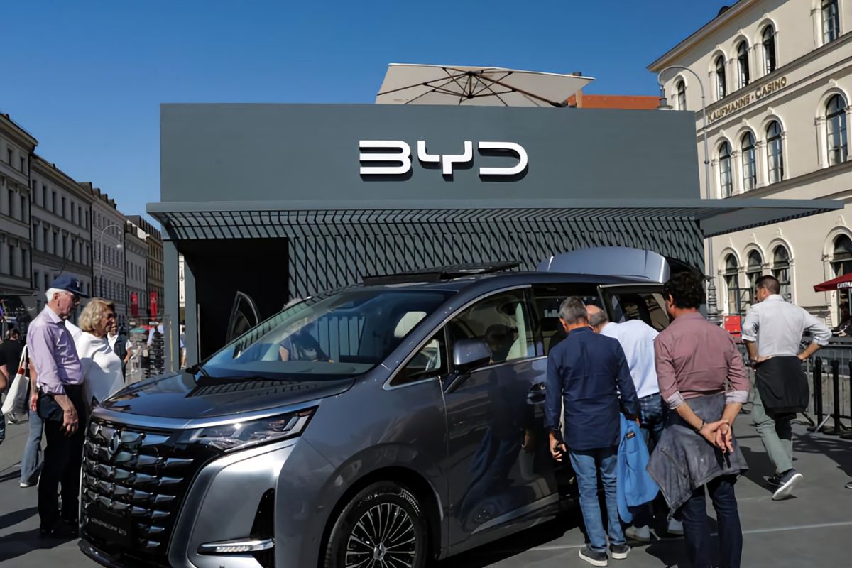 Perang harga baru BYD memicu reaksi dari industri dan regulator