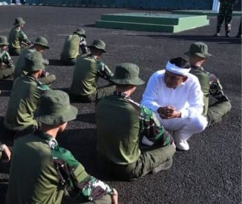Gubernur Jawa Barat Dedi Mulyadi meninjau pembinaan siswa nakal di Jabar