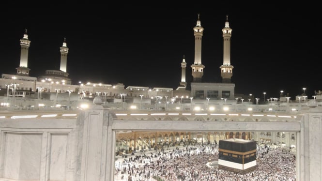 PPIH Imbau Jemaah Indonesia Tunda Tawaf Ifadah, Masjidil Haram Dipadati Jemaah Asing