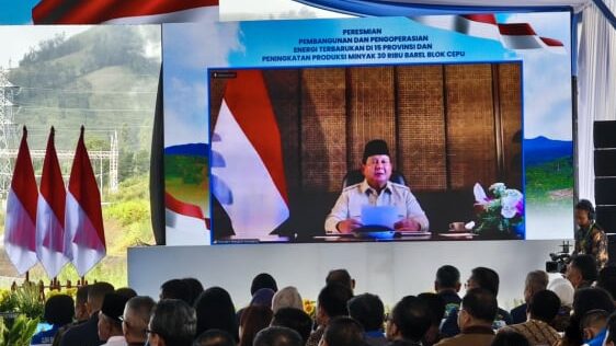 Presiden RI Prabowo Subianto meresmikan pengoperasian dan pembangunan proyek energi baru terbarukan (EBT) senilai Rp25 triliun yang tersebar di 15 provinsi.