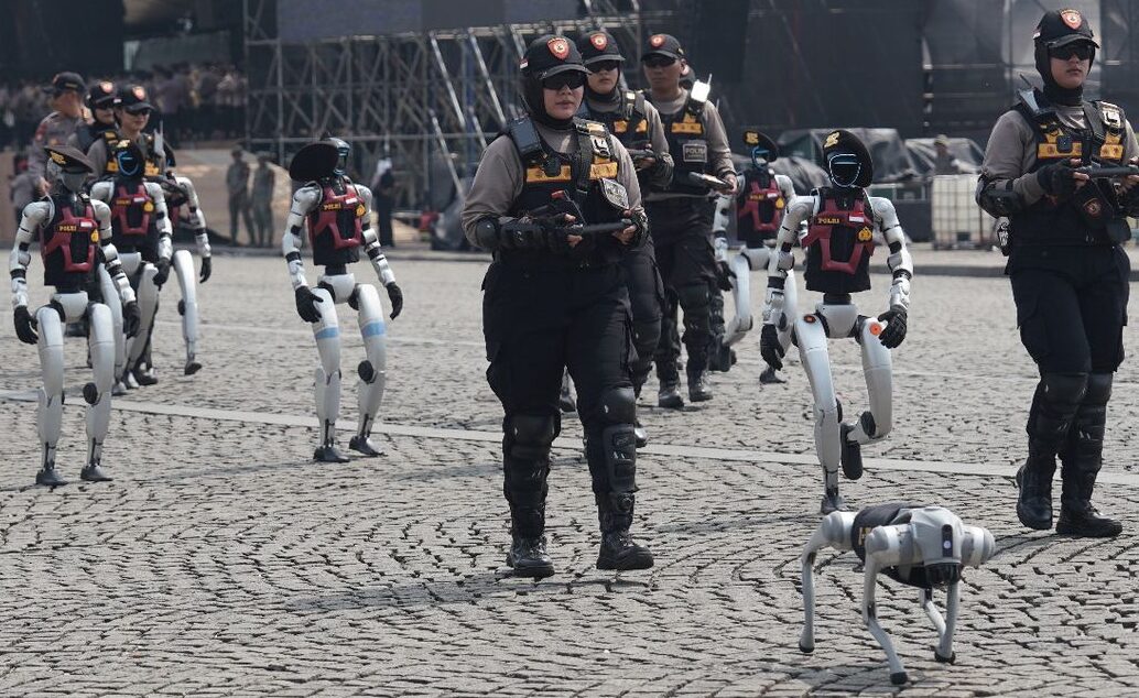 Robot Polri Gegerkan Monas: Modernisasi Kepolisian Siap Sambut Era 'Robot Polisi 2030'
