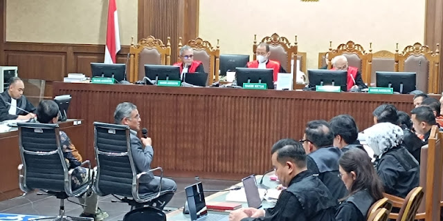 Bisa Saja karena Ada Gambar Pornonya