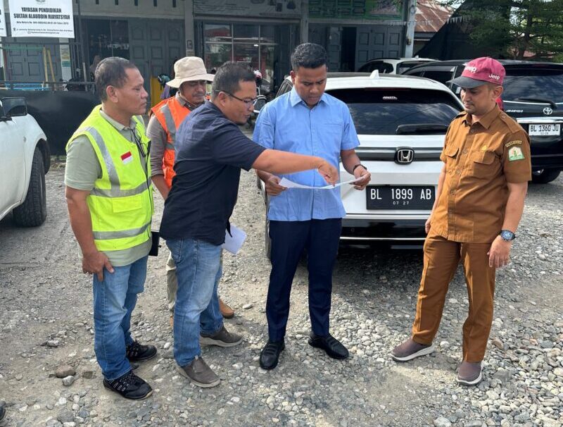 Anggota Dewan Perwakilan Rakyat Aceh (DPRA) dari Fraksi PKB, Munawar Ar Ngohwan, usai melakukan peninjauan ke lokasi bersama tim teknis dari Dinas PUPR Aceh, Rabu (24/6/2025)