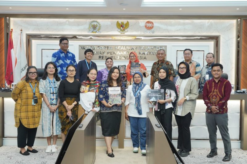 Sekretaris Fraksi PKS DPR RI, Hj. Ledia Hanifa Amaliah