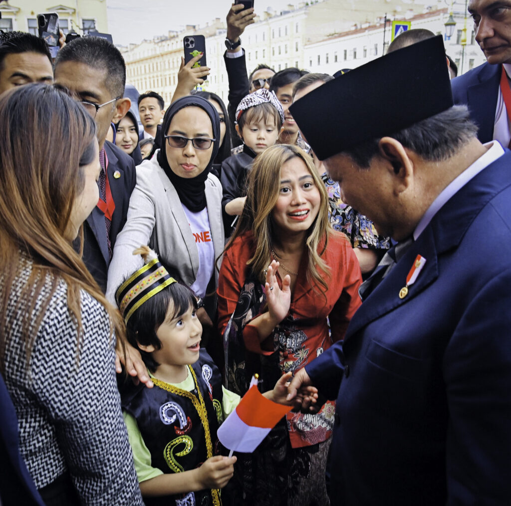 Presiden Prabowo Kunjungi Rusia, Prabowo Bertemu Putin di St. Petersburg, Agenda Presiden Prabowo di Rusia, SPIEF 2025 Prabowo, Diplomasi Indonesia Rusia, Pembahasan Isu Global Prabowo Putin