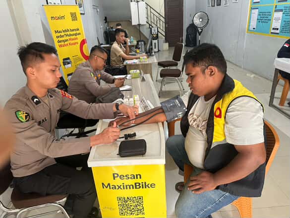 Sebagai bentuk kepedulian terhadap mitra pengemudi, Maxim berkolaborasi dengan Polda Aceh menggelar kegiatan pemeriksaan kesehatan gratis di kantor Maxim Banda Aceh.