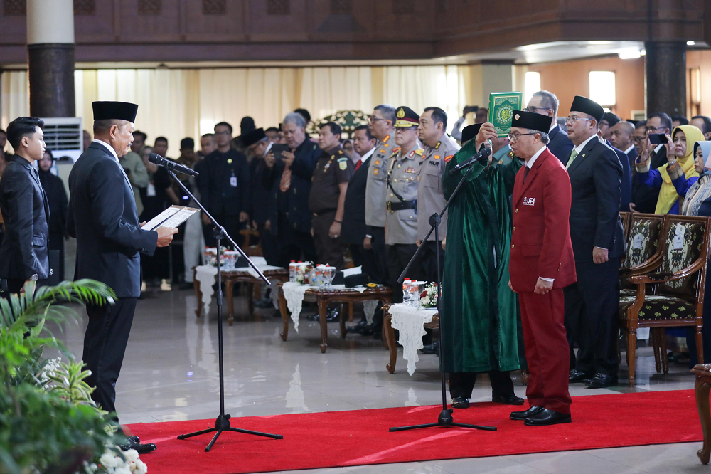 Sumpah Jabatan Diucapkan dalam Bahasa Inggris, Wakil Ketua DPR RI Cucun Ahmad Syamsurijal Tinggalkan Acara Pelantikan Rektor UPI