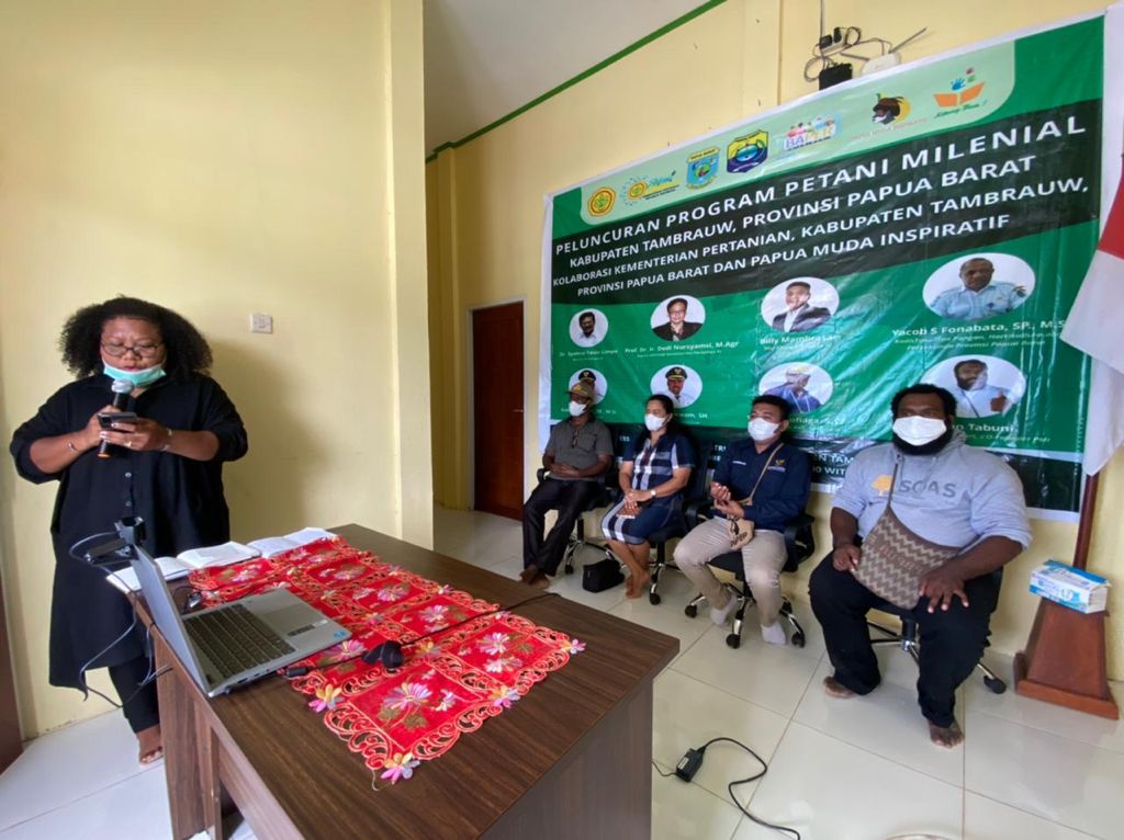 Sekretariat Kabinet Republik Indonesia | Kelima di Tanah Papua, Billy Mambrasar Luncurkan Program Petani Milenial di Tambrauw