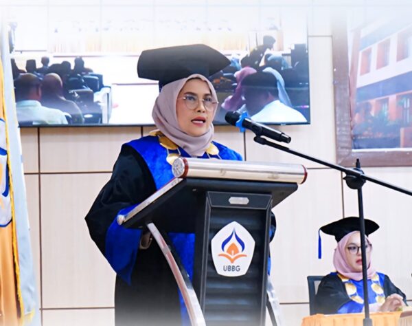 Prof Dr Hj Lili Kasmini SSi MSi dikukuhkan sebagai Guru Besar Bidang Ilmu Biologi Universitas Bina Bangsa Getsempena. (Foto: For Infoaceh.net)