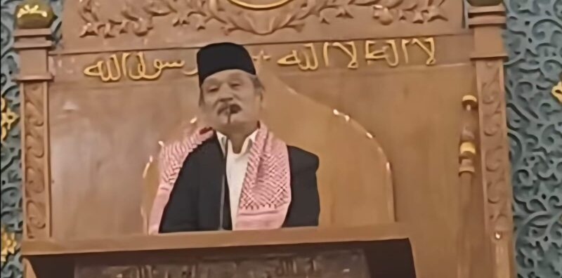 Guru Besar UIN Ar-Raniry Prof Dr Tgk H Damanhuri Basyir MAg, Khatib Shalat Idul Adha 1446 Hijriah di Masjid Raya Baiturrahman Banda Aceh, Jum'at (6/6). (Foto: Ist)