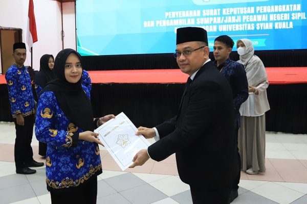 Sebanyak 266 CPNS formasi dosen USK menerima SK pengangkatan