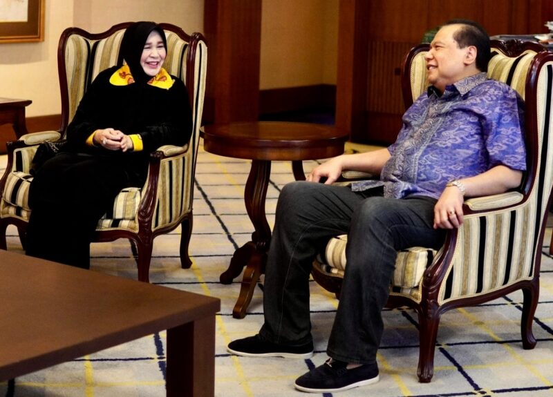 Wali Kota Banda Aceh Illiza Sa’aduddin Djamal menemui Founder & Chairman CT Corp, Chairul Tanjung, di Gedung Menara Bank Mega, Jakarta, Sabtu (14/6). (Foto: Ist)
