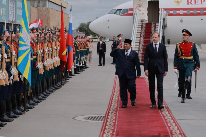 Presiden Republik Indonesia Prabowo Subianto tiba di Bandara Internasional Pulkovo, St. Petersburg, Federasi Rusia, pada Rabu (18/6) sekitar pukul 17.50 waktu setempat.