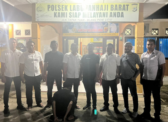 Satreskrim Polres Aceh Selatan Polda Aceh menangkap seorang remaja yang diduga melakukan tindak pidana ITE dengan menyebarkan konten asusila serta melakukan pemerasan. (Foto: Ist)