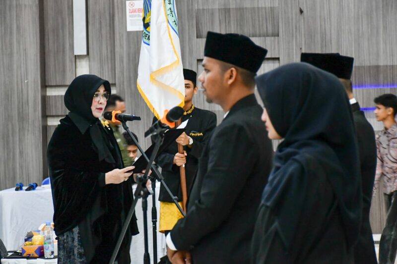Wali Kota Banda Aceh Illiza Saaduddin Djamal melantik sekaligus mengukuhkan pengurus Ikatan Keluarga Oemar Diyan (IKOed) periode 2025-2028.