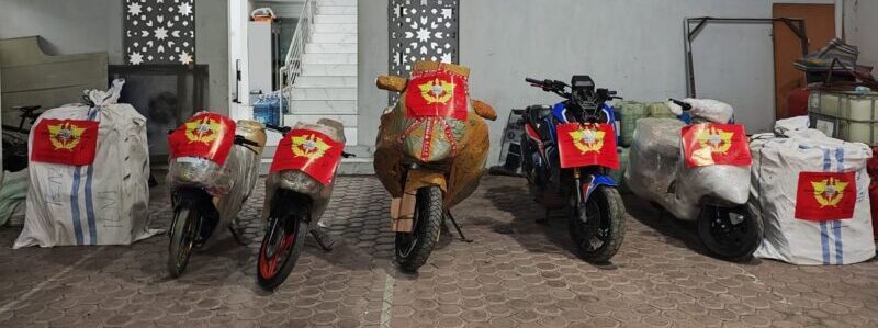 Bea Cukai Lhokseumawe menggerebek sebuah gudang yang diduga digunakan untuk menimbun barang impor ilegal dalam operasi penindakan di Dusun A, Gampong Paloh Punti, Kecamatan Muara Satu, Kota Lhokseumawe. (Foto: Ist)