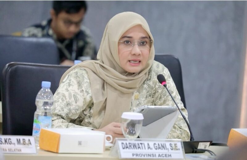 Senator Aceh Darwati A. Gani