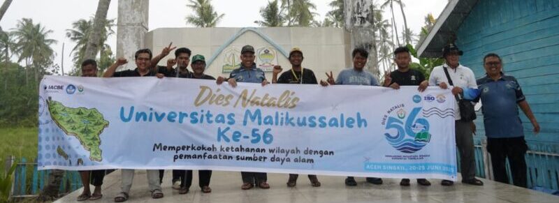 Tim Ekspedisi Dies Natalis Unimal saat berada di Pulau Panjang, Kabupaten Aceh Singkil, Ahad (22/6/2025). (Foto: Ist)